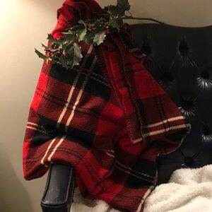 “Homey” for the Holidays. Lovely red plaid blanket (or throw).  Size 50x70